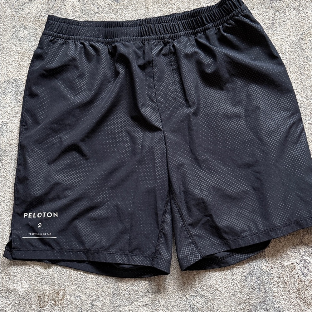 Peloton men’s shorts
Size:L
Color: black